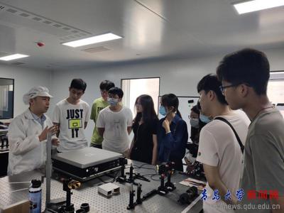 系統(tǒng)整合·實踐賦能 物理科學(xué)學(xué)院研究生暑期深入實驗室系統(tǒng)工程前沿
